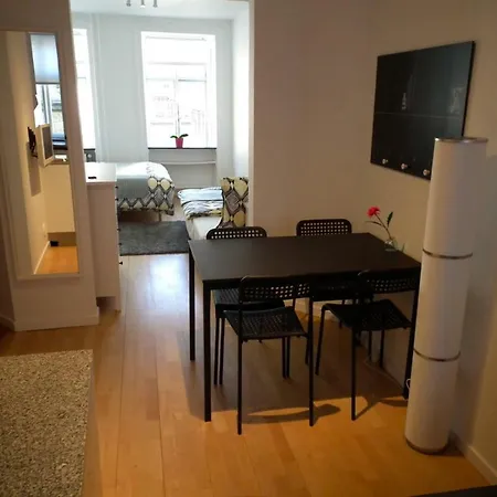 50m2 - 1 Sal Centrum Med Egen Indgang Apartment